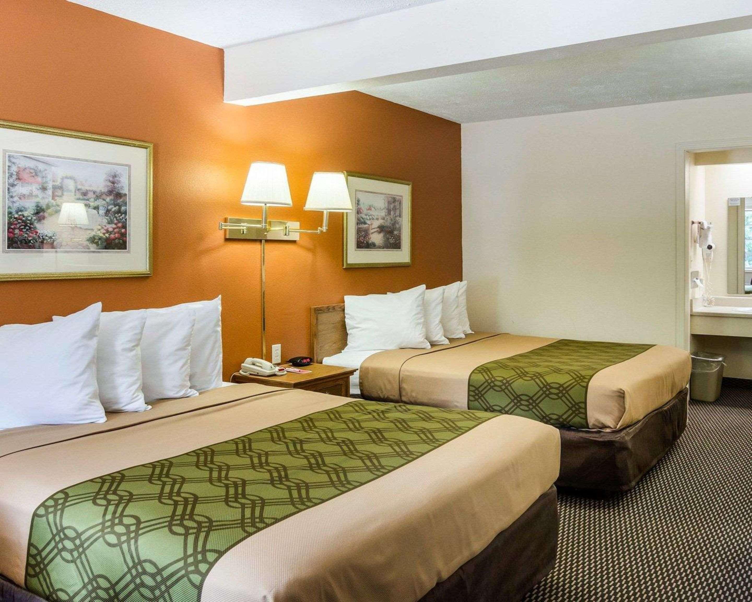 Econo Lodge University Lawrence Esterno foto