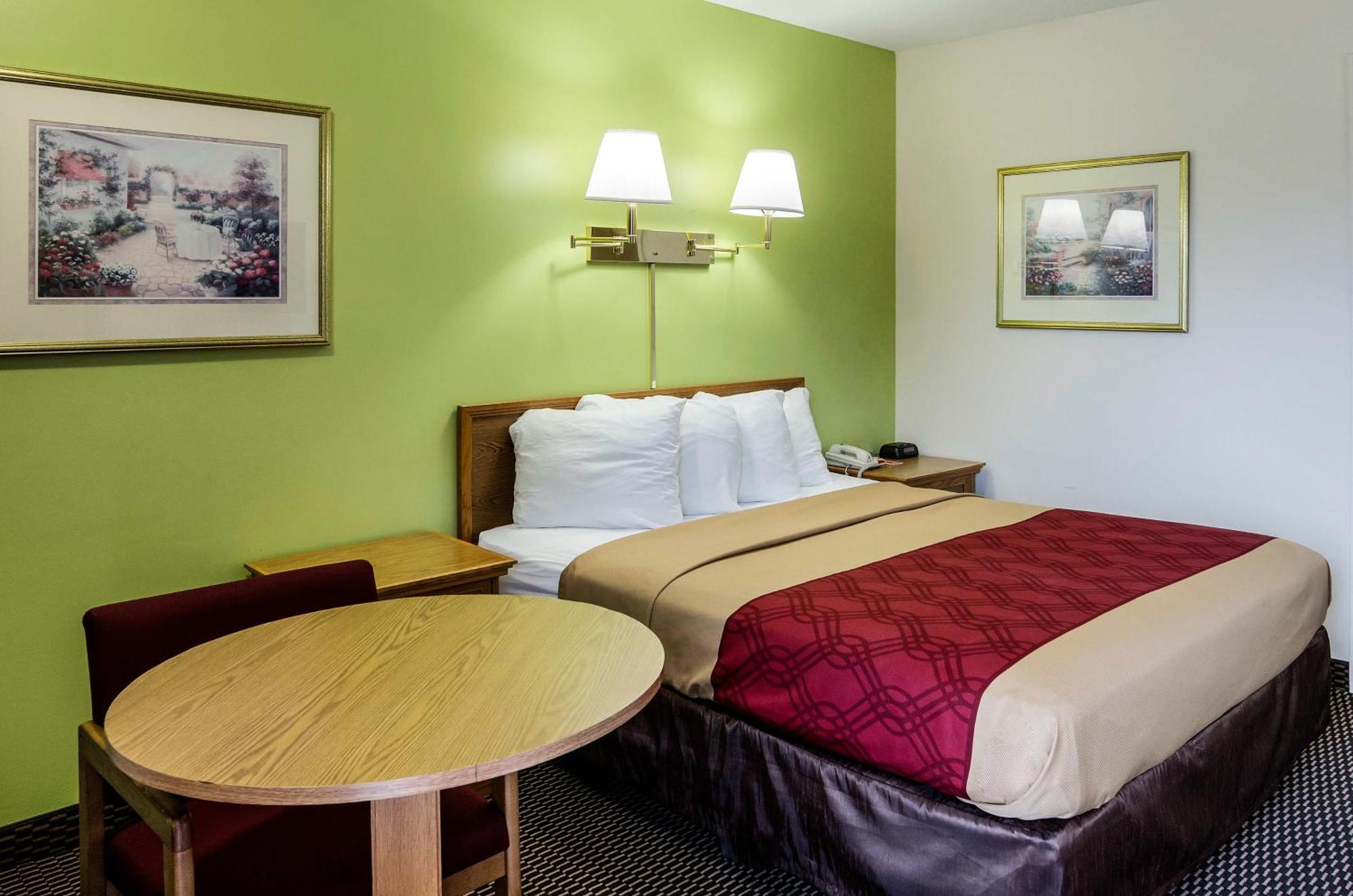 Econo Lodge University Lawrence Esterno foto