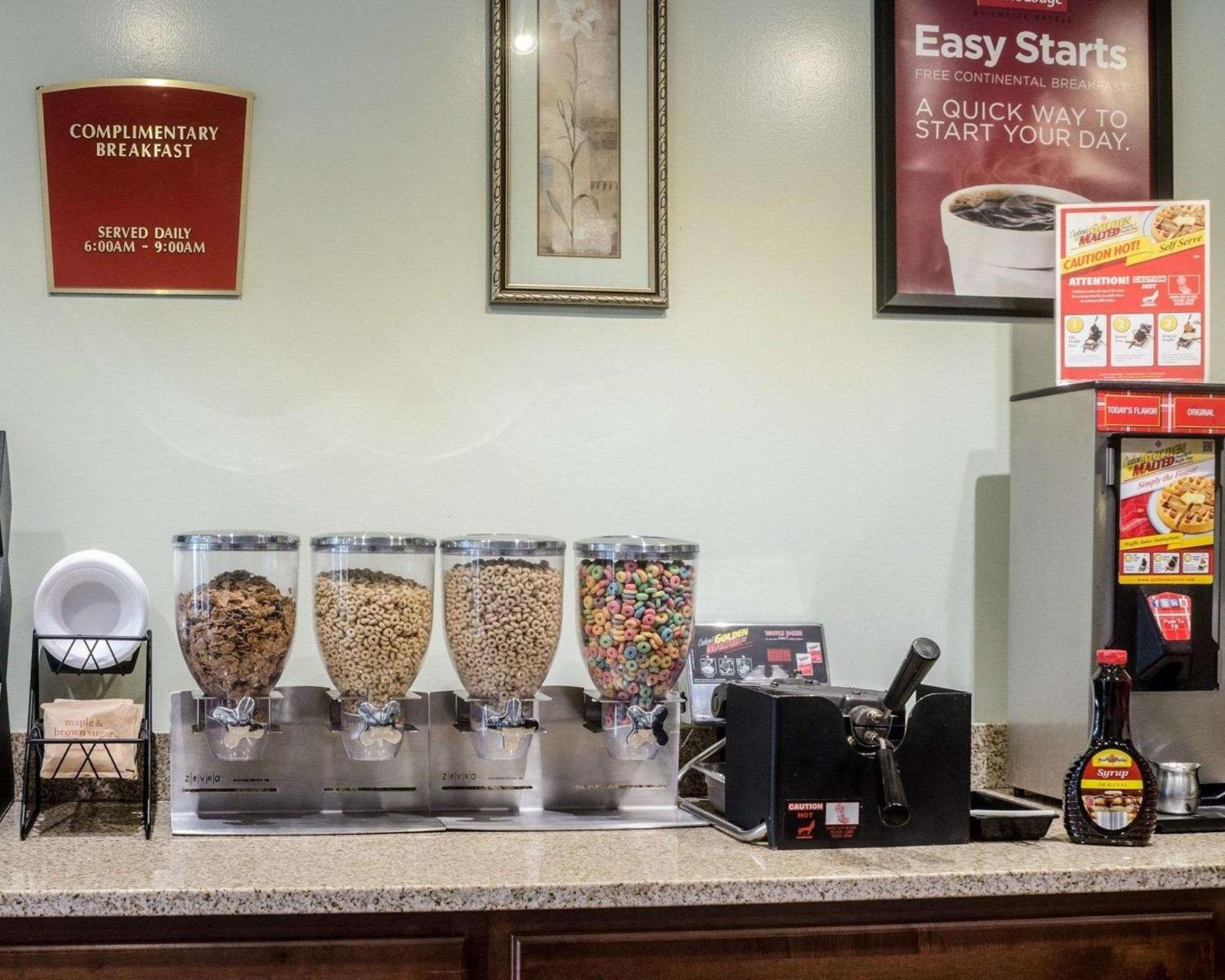 Econo Lodge University Lawrence Esterno foto