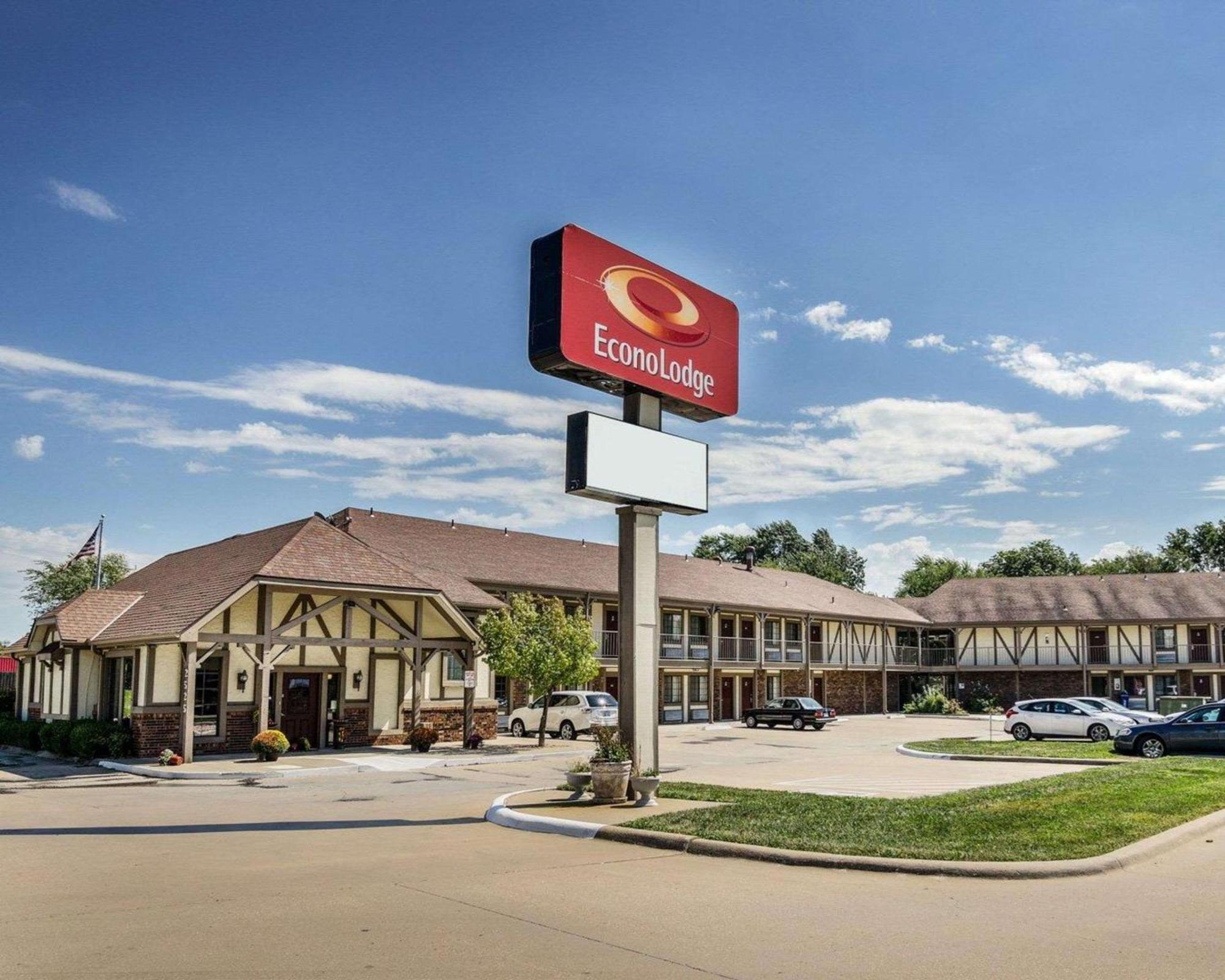 Econo Lodge University Lawrence Esterno foto