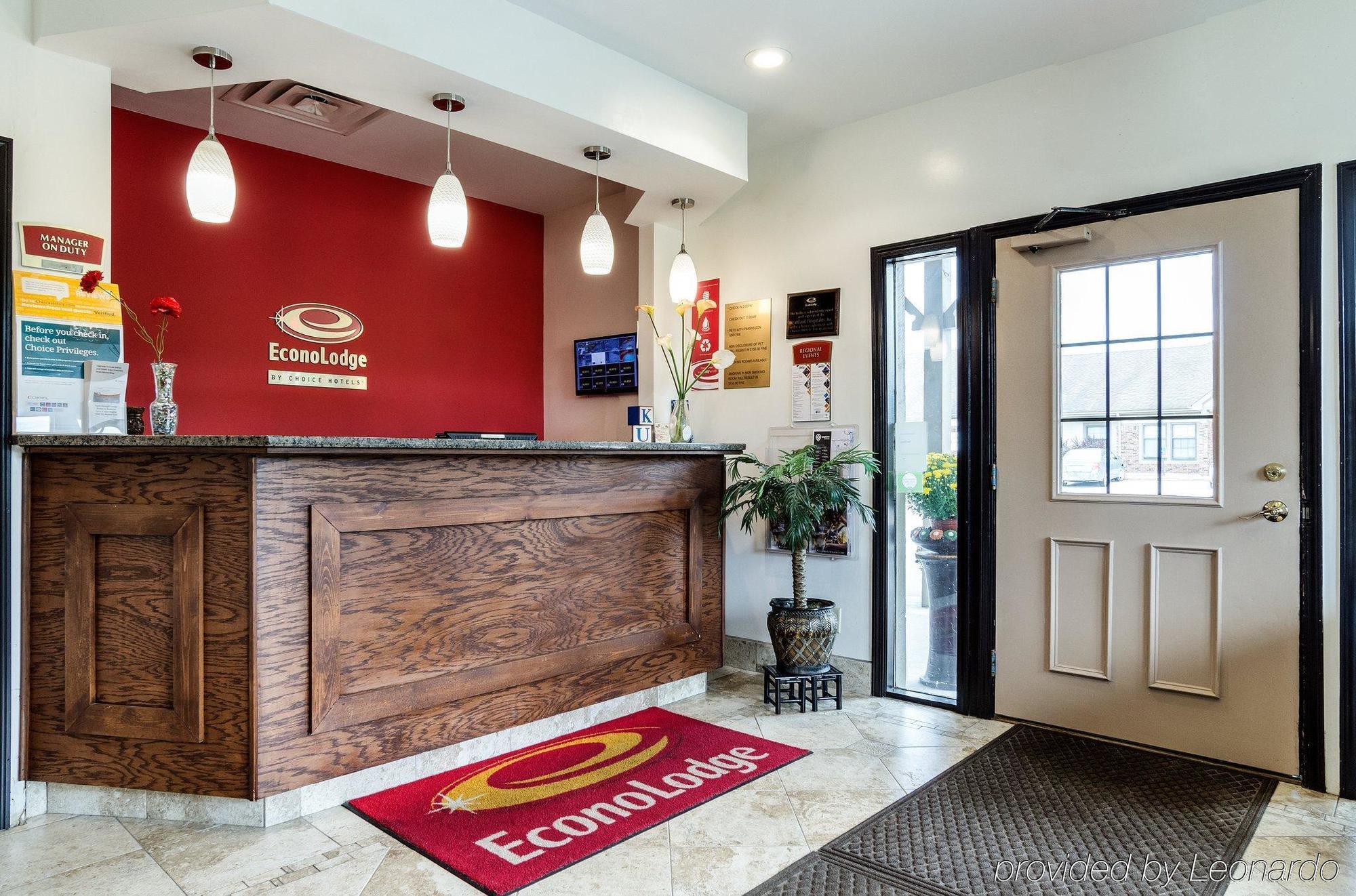 Econo Lodge University Lawrence Esterno foto